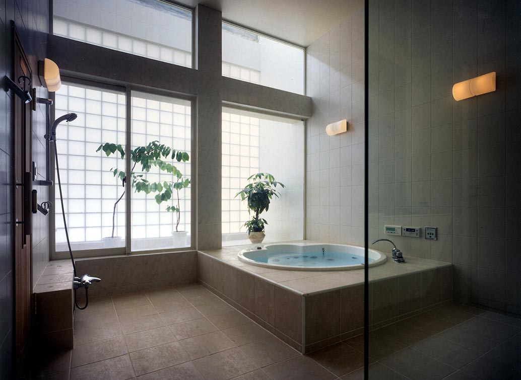 Round bathtub design│高級住宅 バスルーム