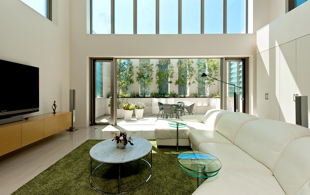 High ceiling White modern living design│高級住宅