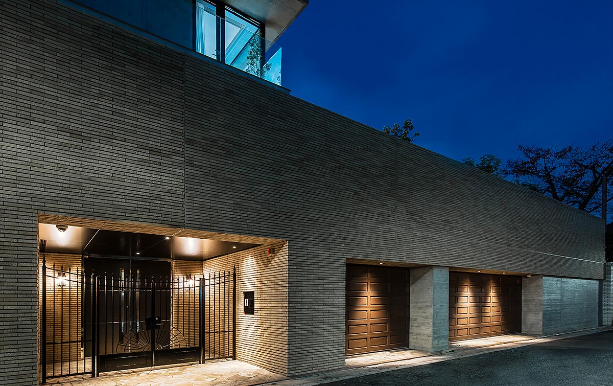 Exterior modern house design Classic wooden garage│高級住宅外観