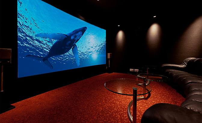 自宅で臨場感あふれる映像体験を！　シアタールームの魅力や作る際の注意点などをご紹介