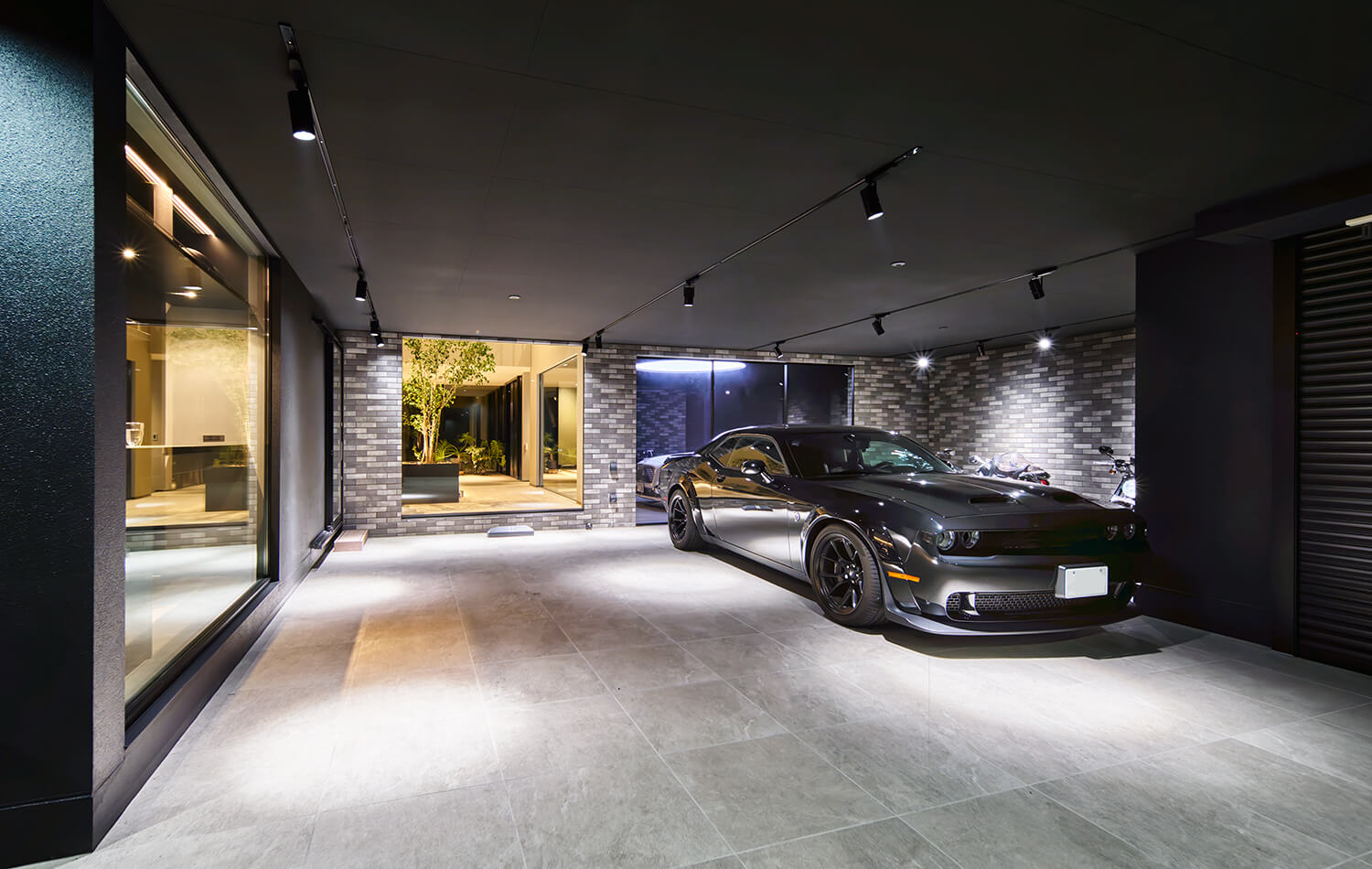 高級住宅のガレージ