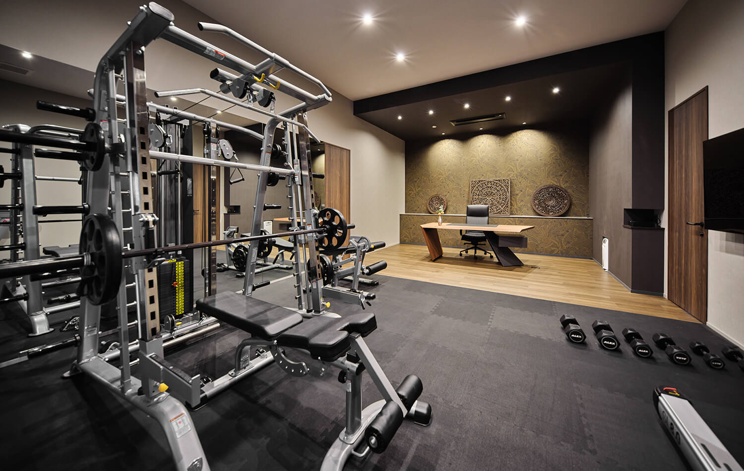 高級住宅のホームジム