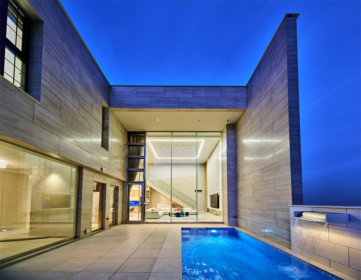 高級住宅のプール