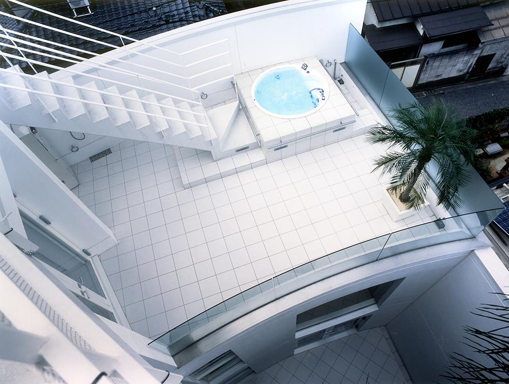 Roof terrace design│高級住宅 テラスにあるジャグジー
