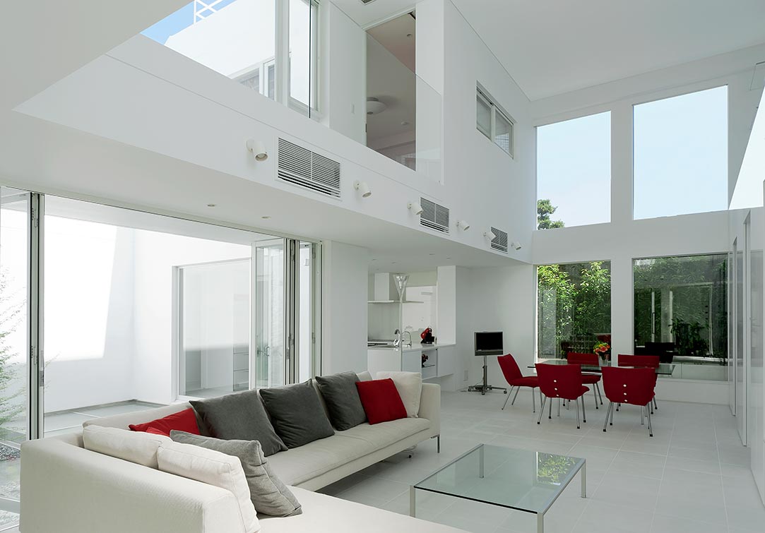 High ceiling simple modern living design│高級住宅