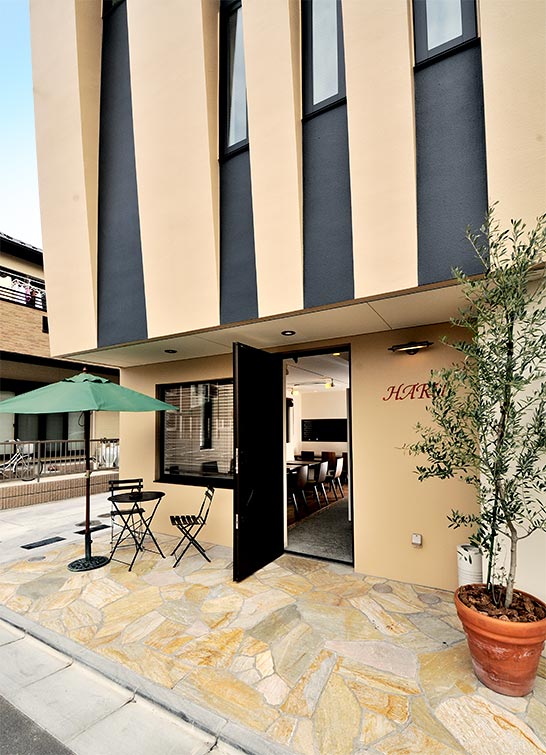 Exterior design of the cafe│高級住宅