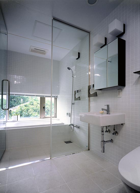 White modern bathroom design│高級住宅