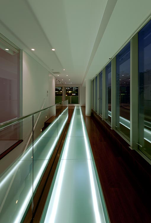 Modern corridor design night│高級住宅