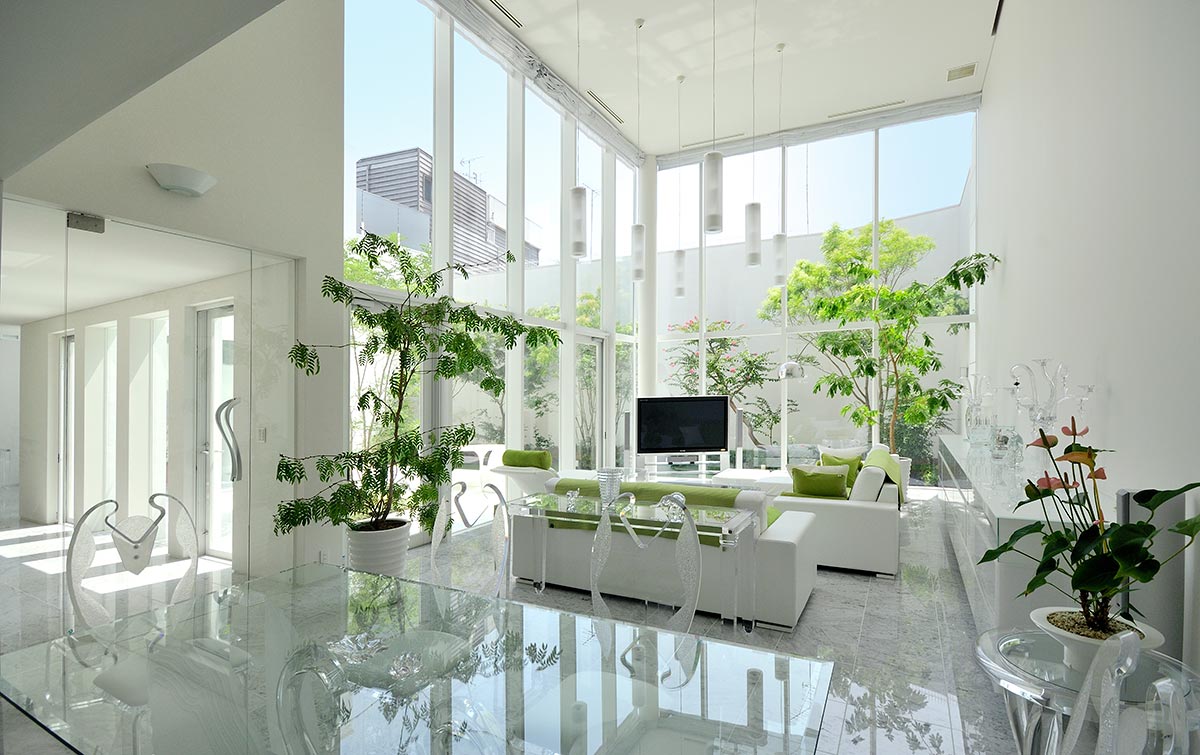 High ceiling White modern living designt│高級住宅コートハウス