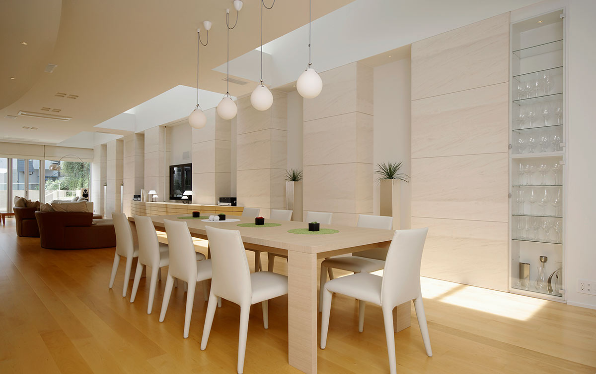 Modern dining design color is beige│高級住宅コートハウス