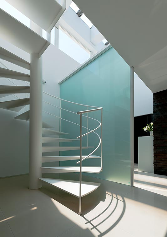 White spiral Kaita design│高級住宅