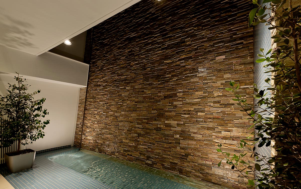 indoor waterfall wall design│高級住宅コートハウス