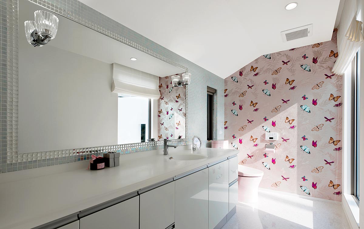 Washroom design White and pink│高級住宅