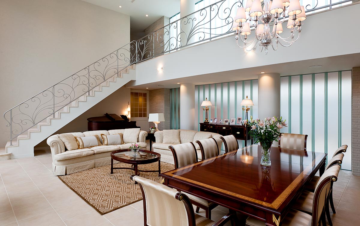 Living stairs Elegant living-dining design│高級住宅コートハウス