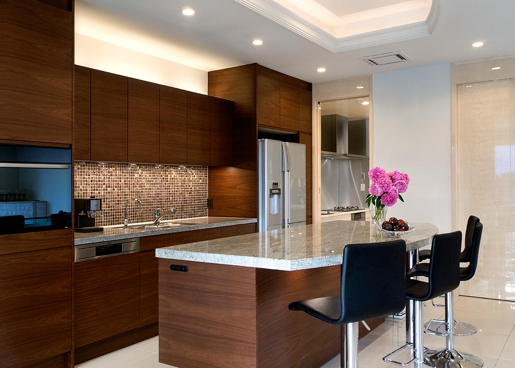 Wooden cabinet Modern kitchen│高級住宅