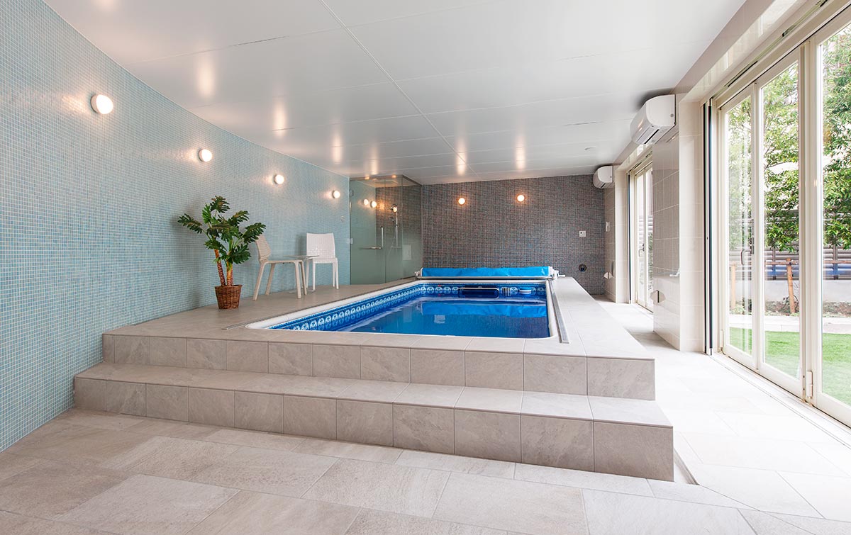 Home pool design│高級住宅コートハウスの室内プール