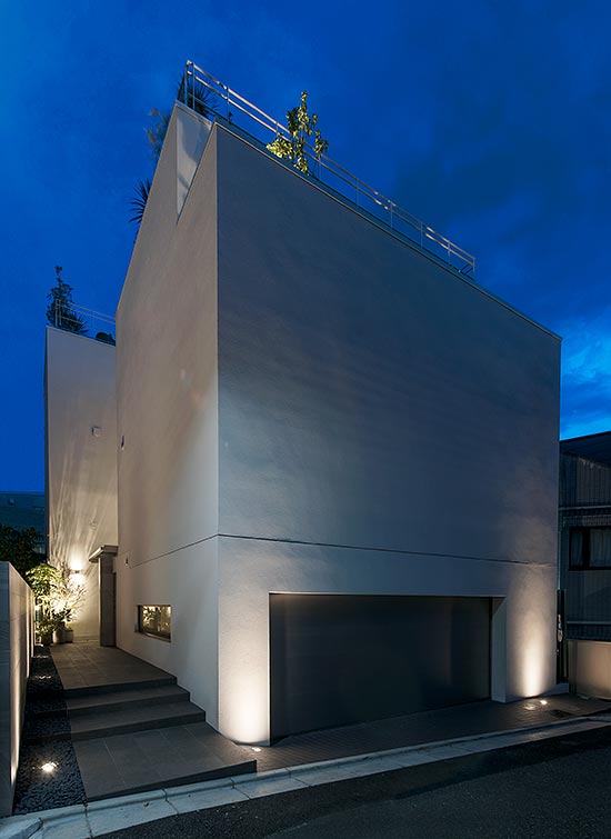 white box design modern house exterior│高級住宅外観　ガレージハウス