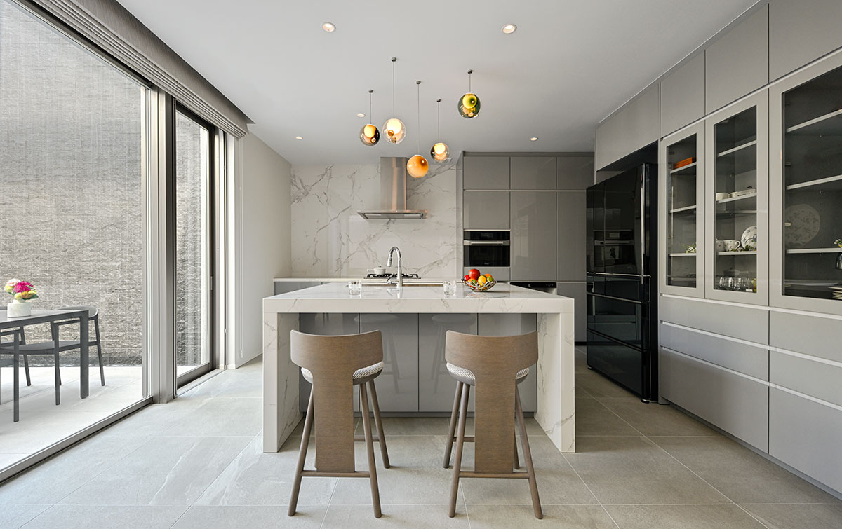 Modern kitchen design│高級住宅 モダンキッチン 白とグレー