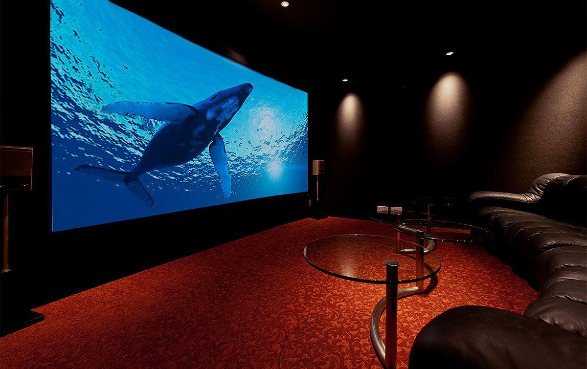 映画館で使用されるIMAXを導入したシアタールーム